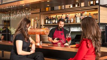Bar (in der Unterkunft)