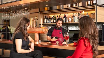 Bar (in der Unterkunft)