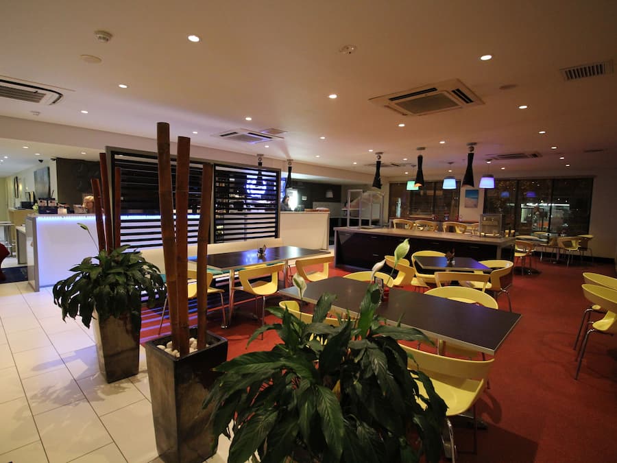 Frokost, lunsj og middag serveres