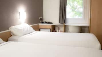 Standard Room, 2 Twin Beds | In-room safe, desk, iron/ironing board, WiFi