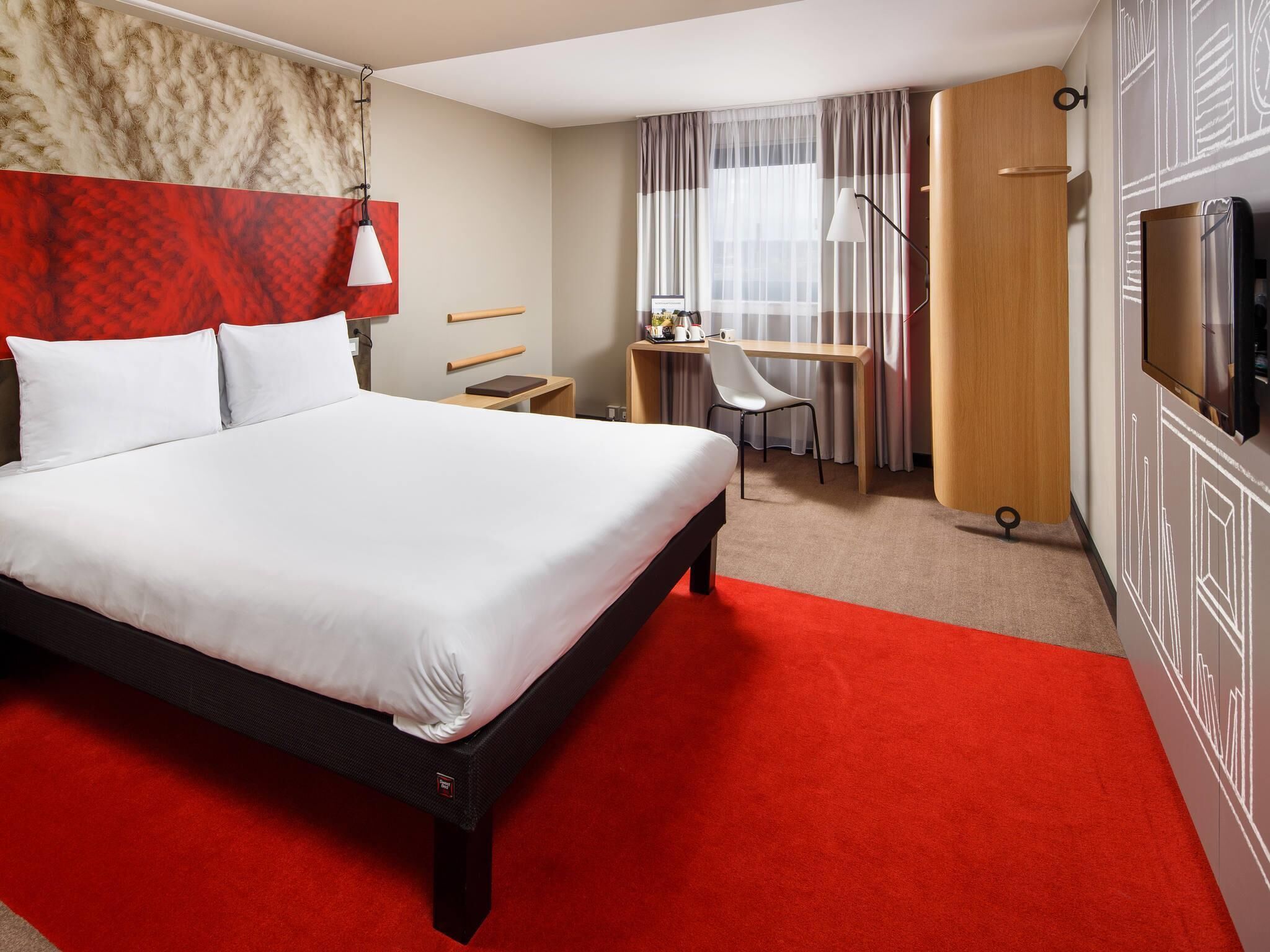 In-room safe, desk, iron/ironing board (on request)