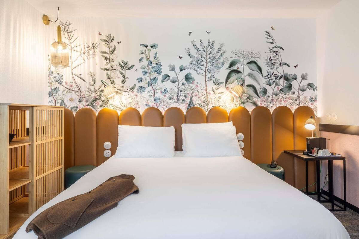 standard double room, 1 double bed | desk, blackout curtains, soundproofing, iron/ironing board