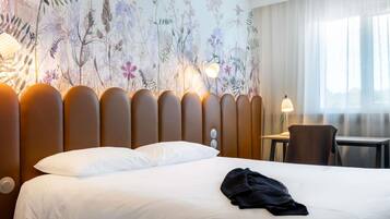 Standard Double Room, 1 Double Bed | Desk, blackout drapes, soundproofing, iron/ironing board