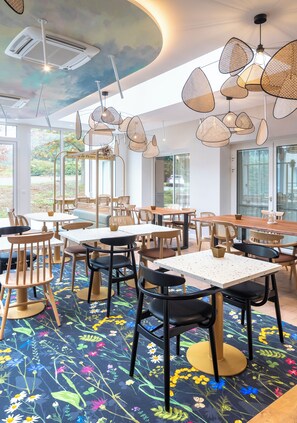 Daily buffet breakfast (EUR 12.90 per person)