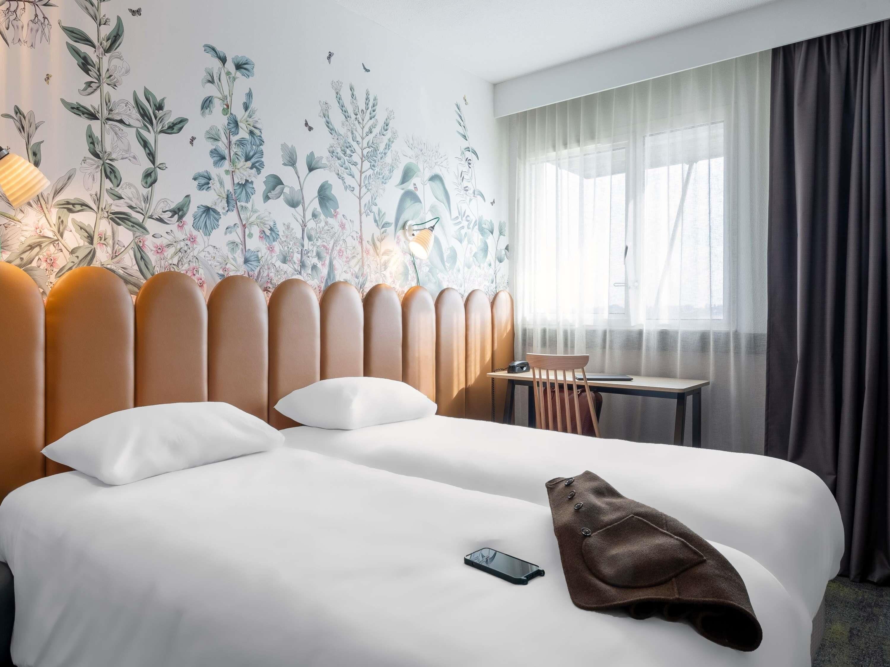 Standard Room, 2 Twin Beds | Desk, blackout drapes, soundproofing, iron/ironing board