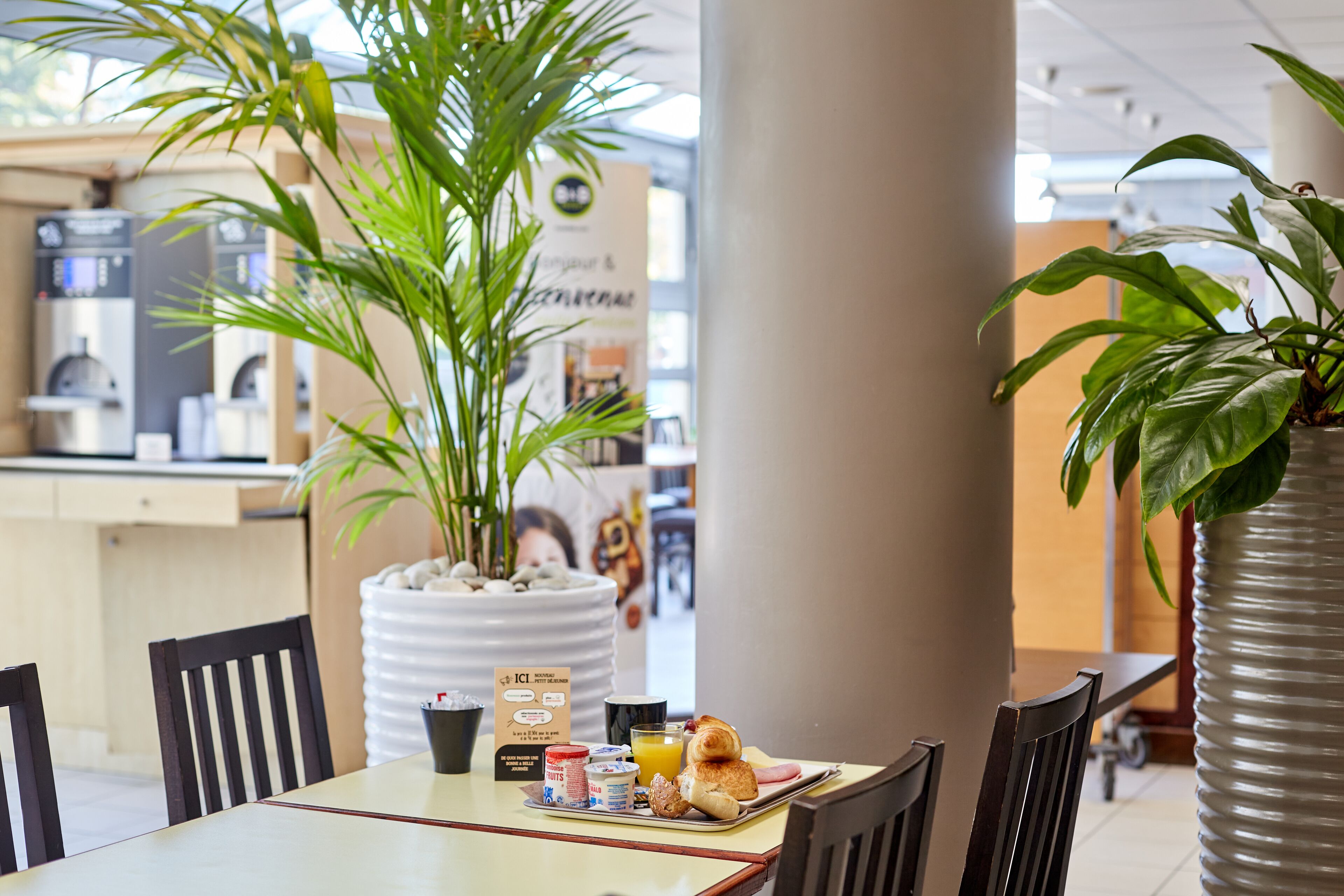 Daily buffet breakfast for a fee