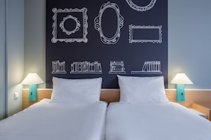 Standard-Zweibettzimmer, 2 Einzelbetten | Hochwertige Bettwaren, Betten mit Memory-Foam-Matratzen, Zimmersafe