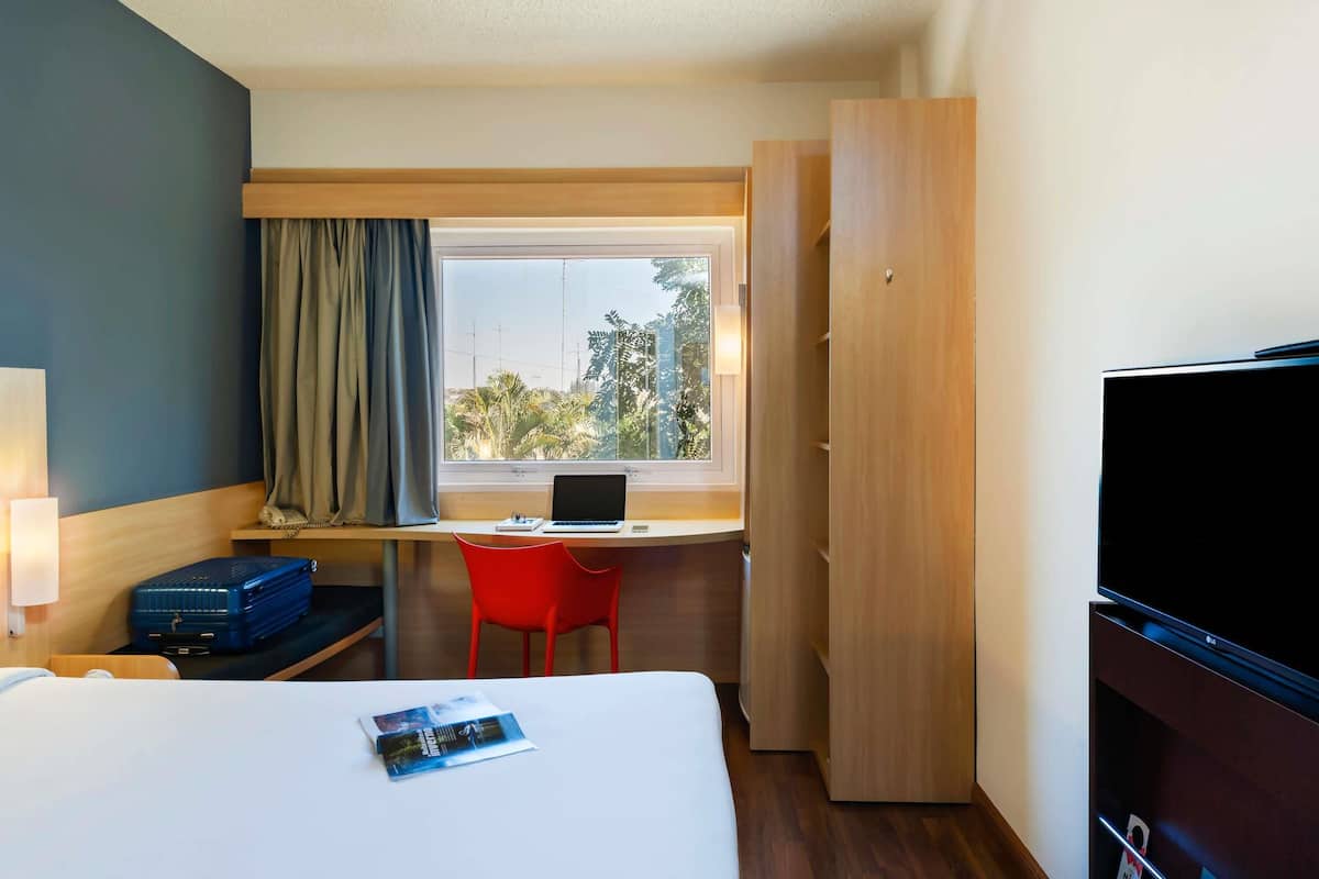 LÀgenhet Standard - 1 dubbelsÀng | Minibar, skrivbord, gratis wi-fi och sÀngklÀder