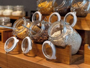 Daily continental breakfast (BRL 49 per person)