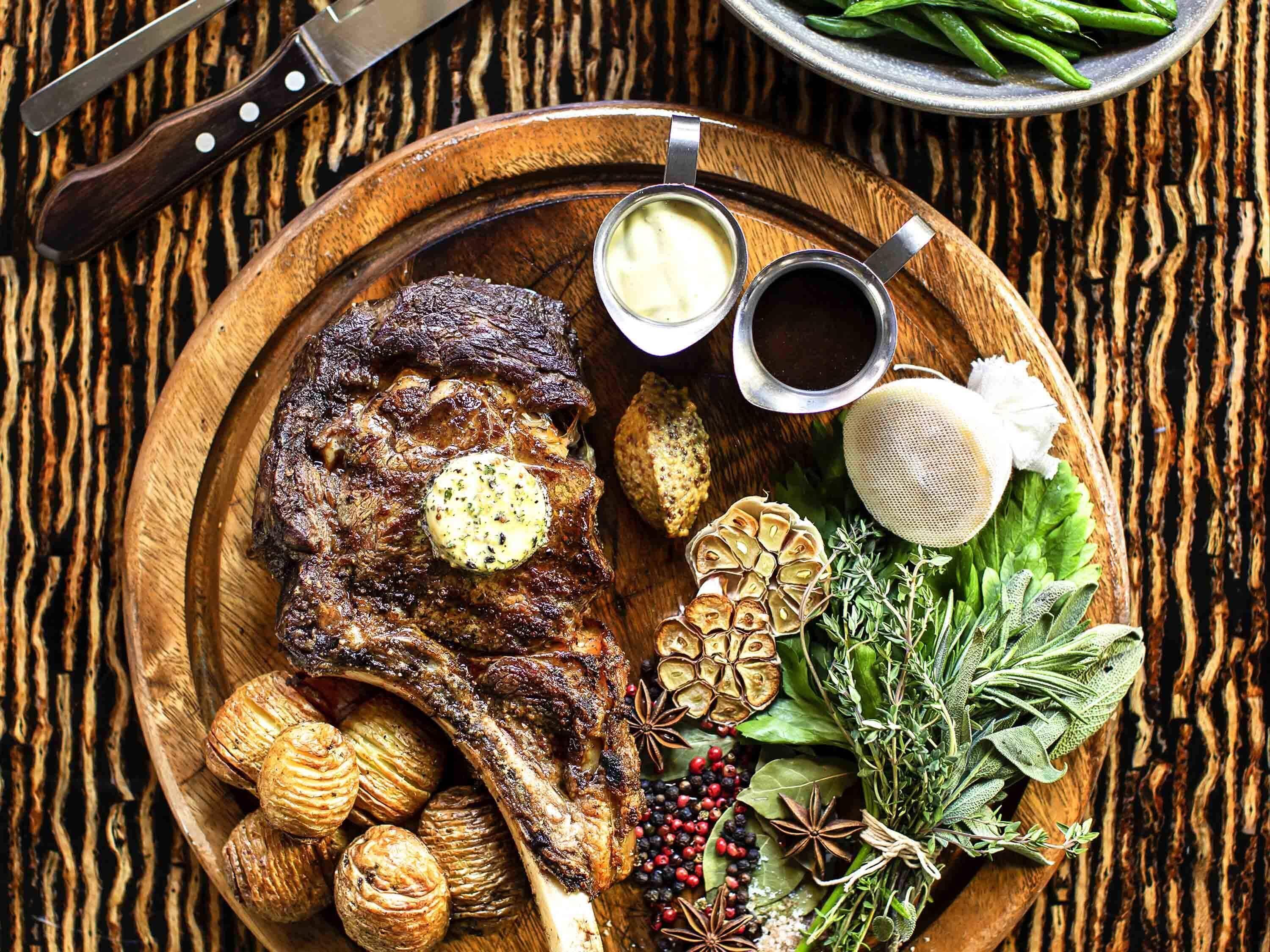 breakfast, lunch, dinner served; regional cuisine