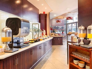 Petit déjeuner buffet (32 NZD par personne)
