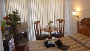 Studio | Cribs (surcharge), WiFi (surcharge) - Citadel Inn Makati (Makati)