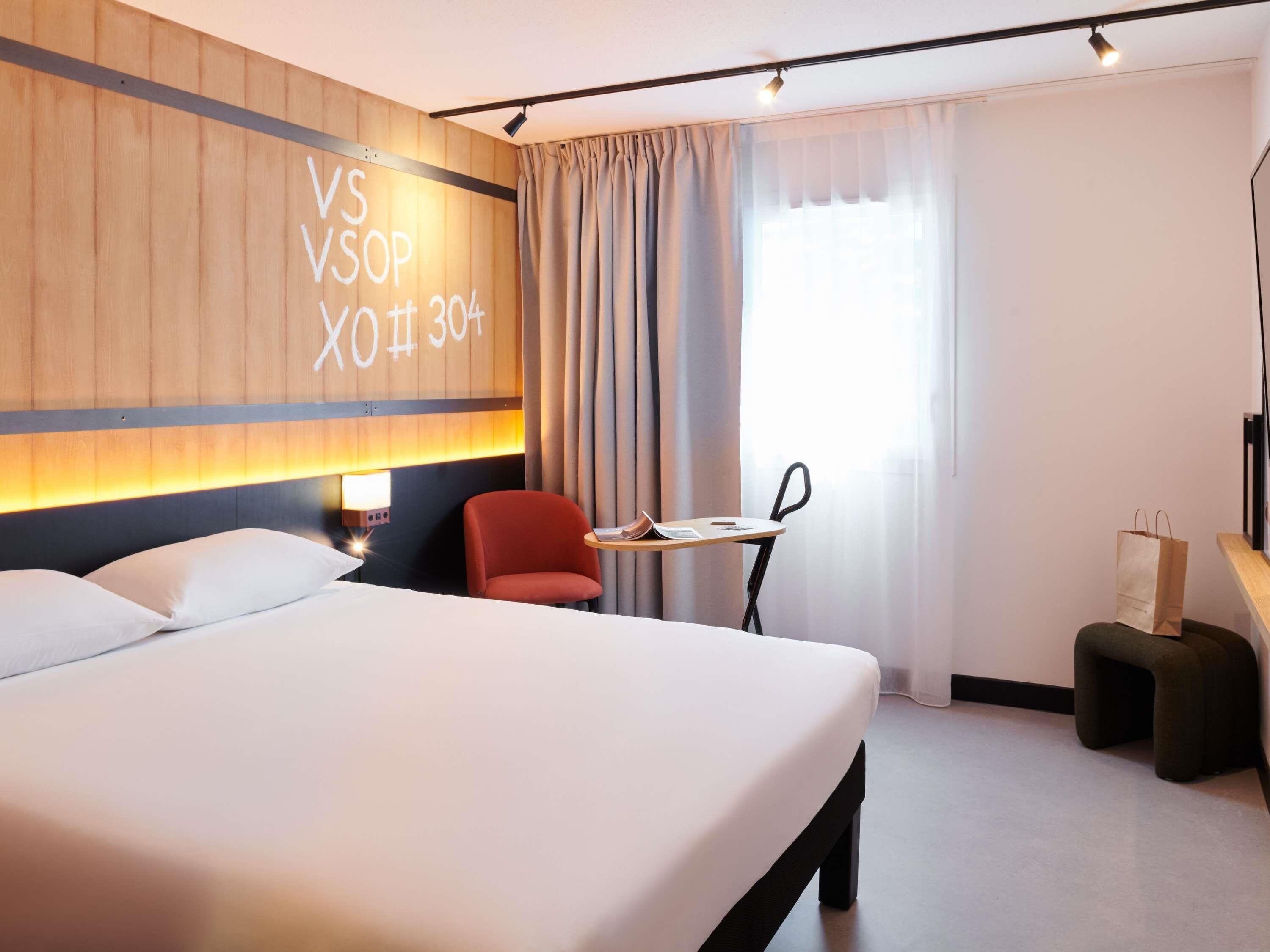 Standard Double Room, 1 Double Bed | Pillowtop beds, soundproofing, iron/ironing board