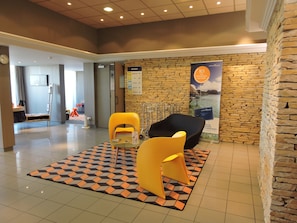 Lobby-Lounge