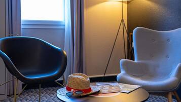 Surmatelas, chambres insonorisées, fer et planche à repasser