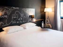 Standard Double Room, 1 Double Bed | Pillowtop beds, soundproofing, iron/ironing board