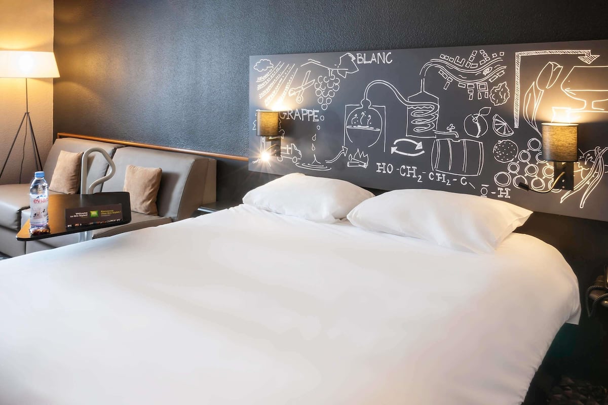 Family Double Room, 1 Double Bed with Sofa bed | Pillowtop beds, soundproofing, iron/ironing board