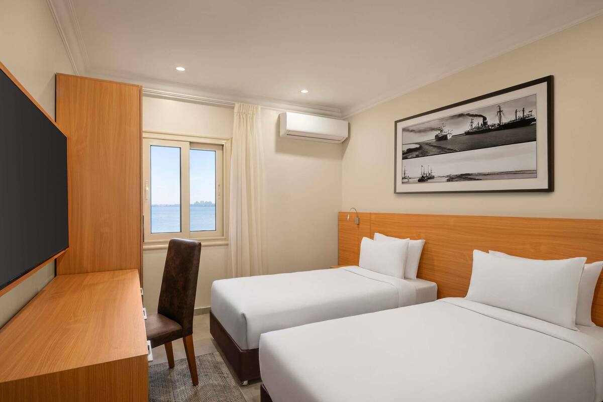 Minibar, Zimmersafe, individuell dekoriert, individuell eingerichtet