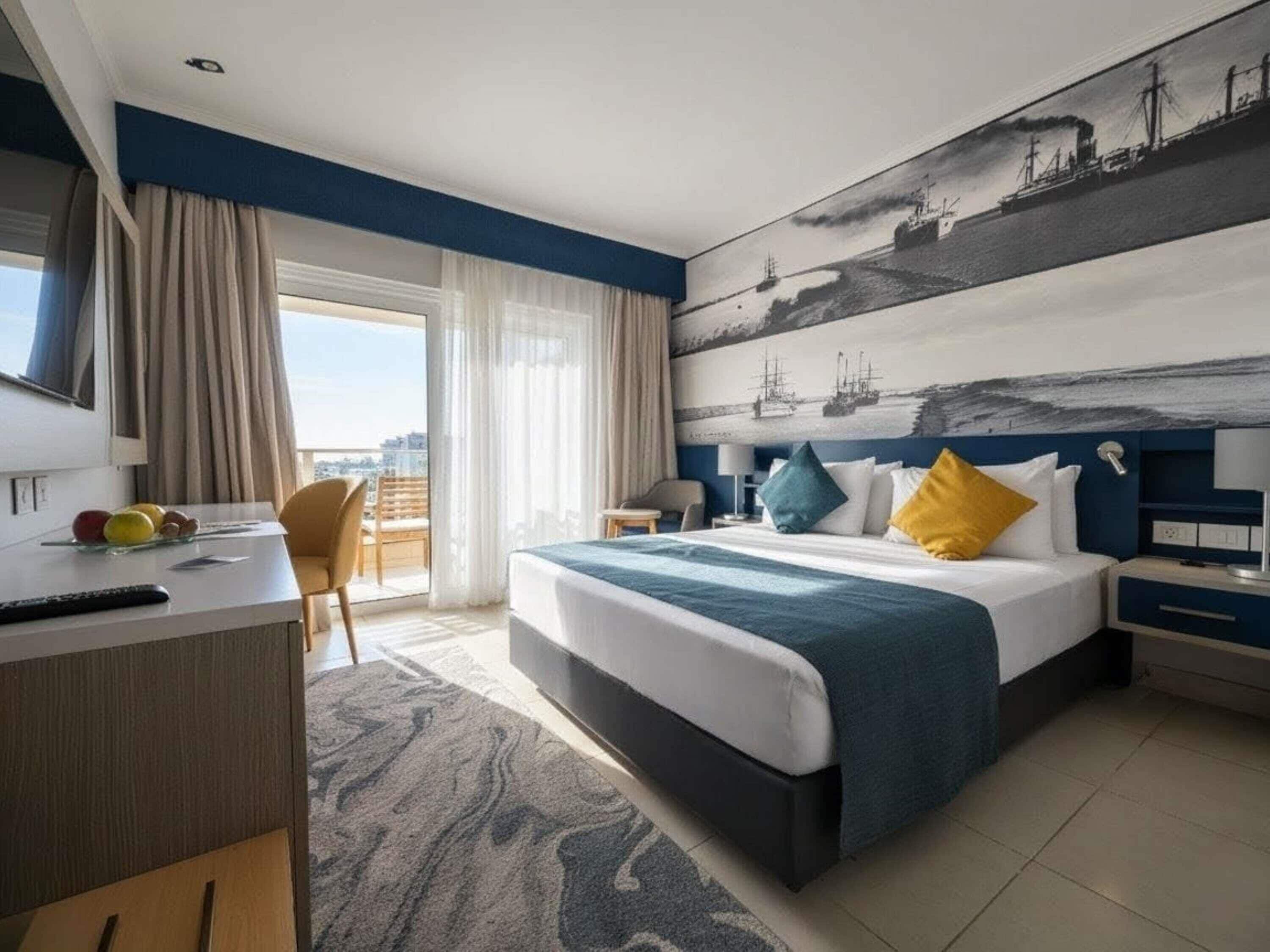 Minibar, in-room safe, individually decorated, individually furnished