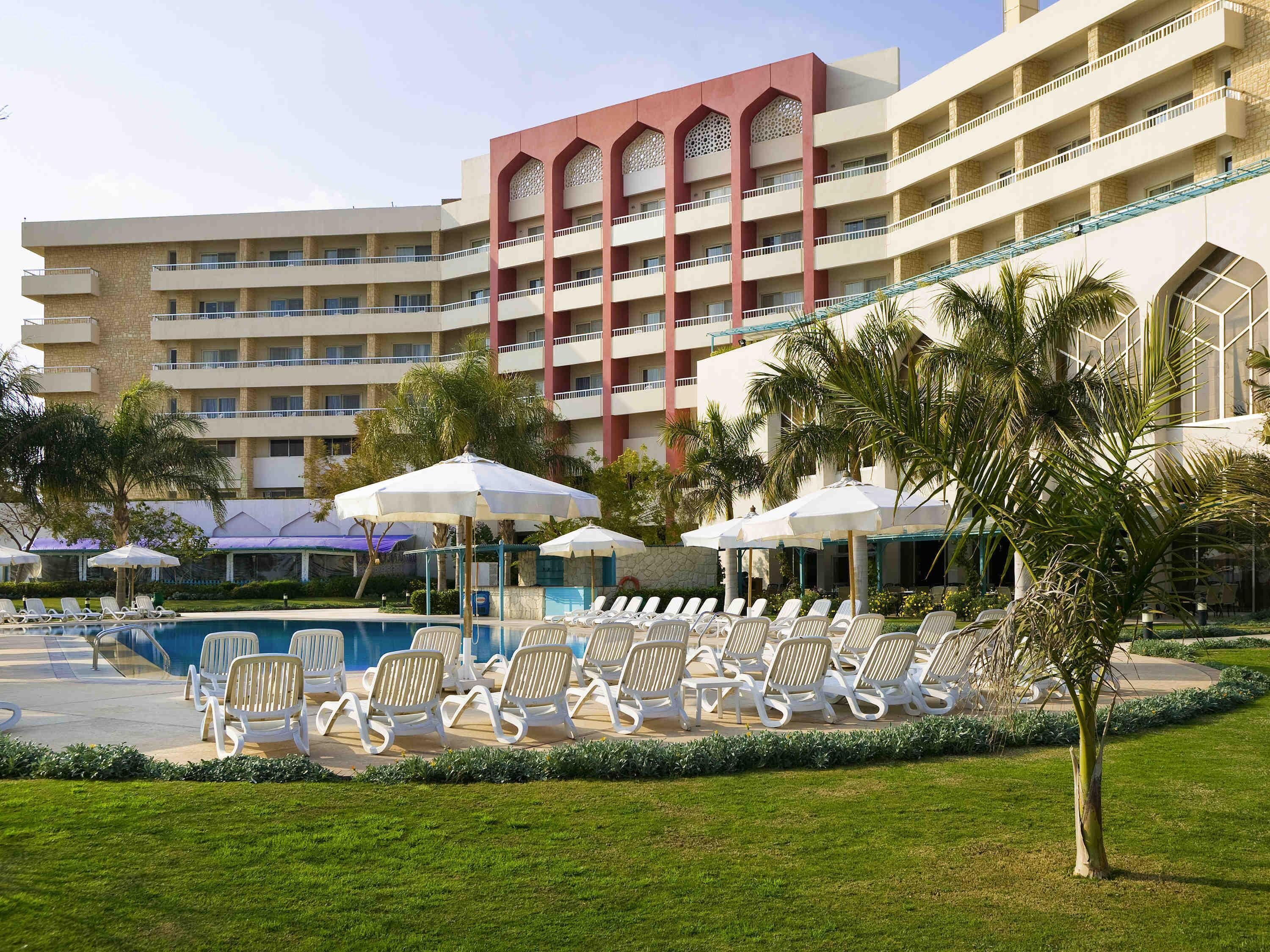 Standard Room, 2 Twin Beds | Minibar, in-room safe, individually decorated, individually furnished