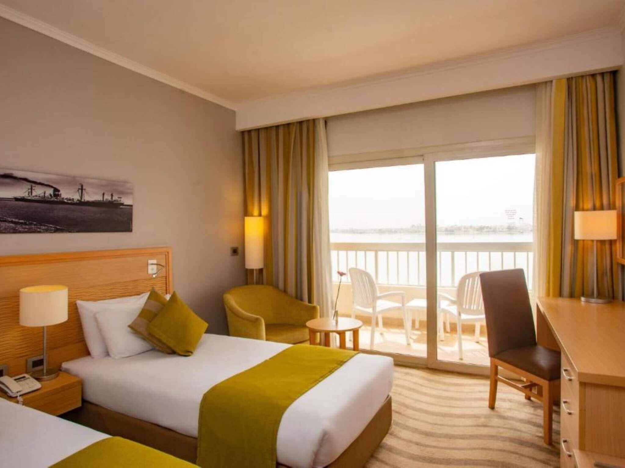 Minibar, in-room safe, individually decorated, individually furnished