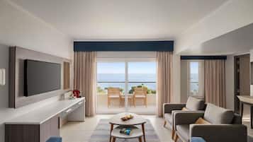 Junior suite, 1 kingsize bed, uitzicht op meer | Een minibar, een kluis op de kamer, individueel gedecoreerd