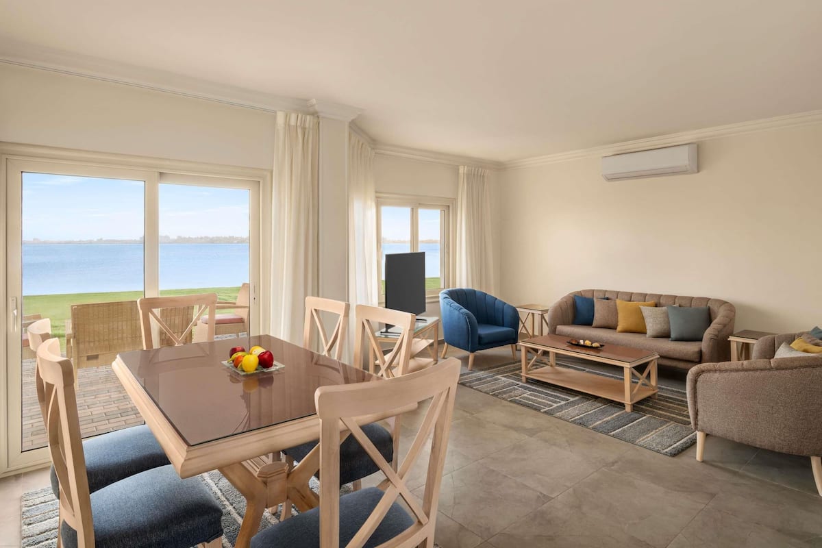 Minibar, Zimmersafe, individuell dekoriert, individuell eingerichtet