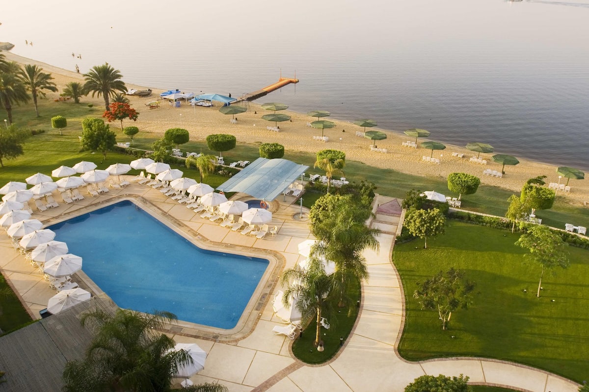 Minibar, coffres-forts dans les chambres, décoration personnalisée