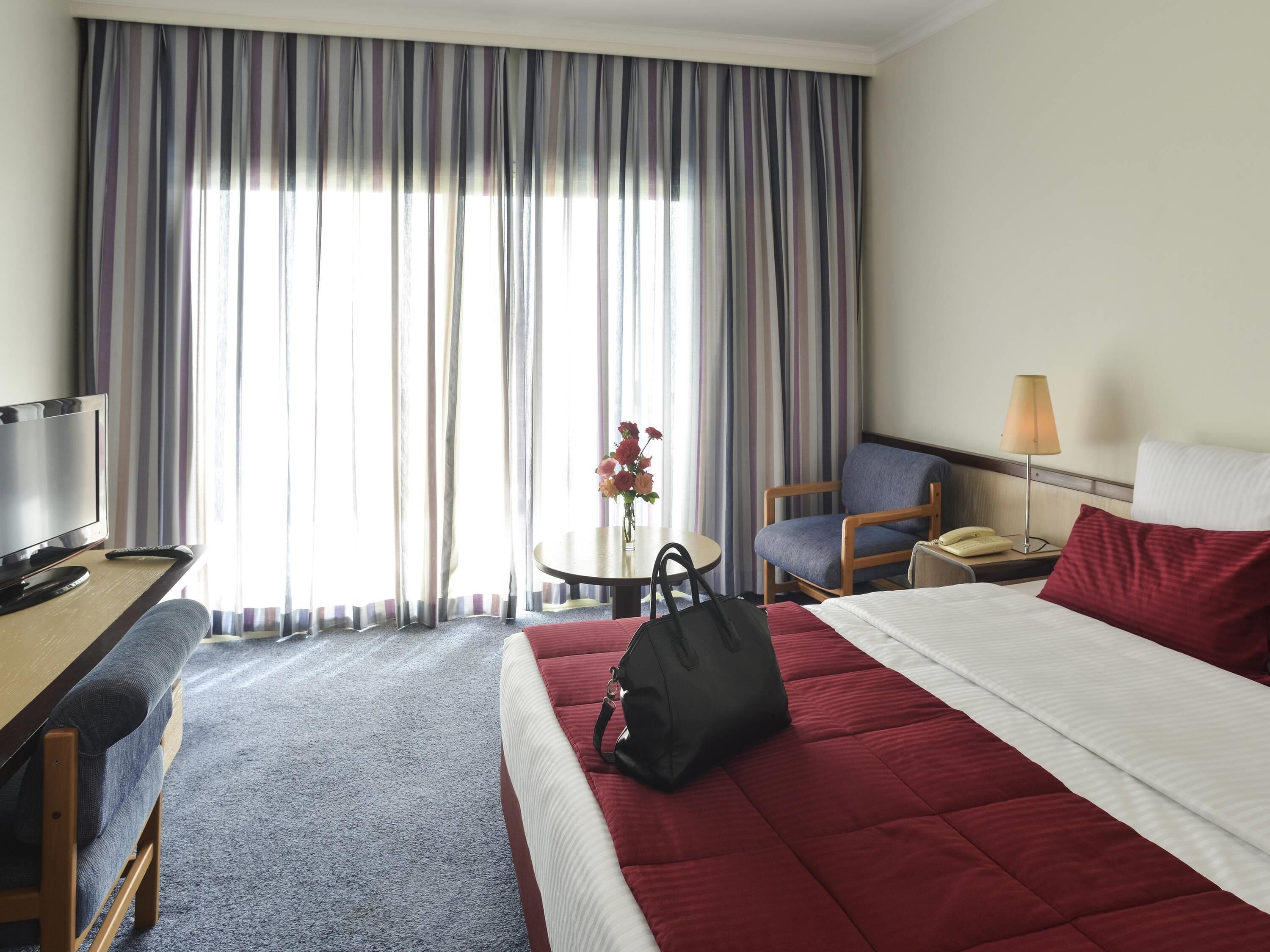 Minibar, in-room safe, individually decorated, individually furnished