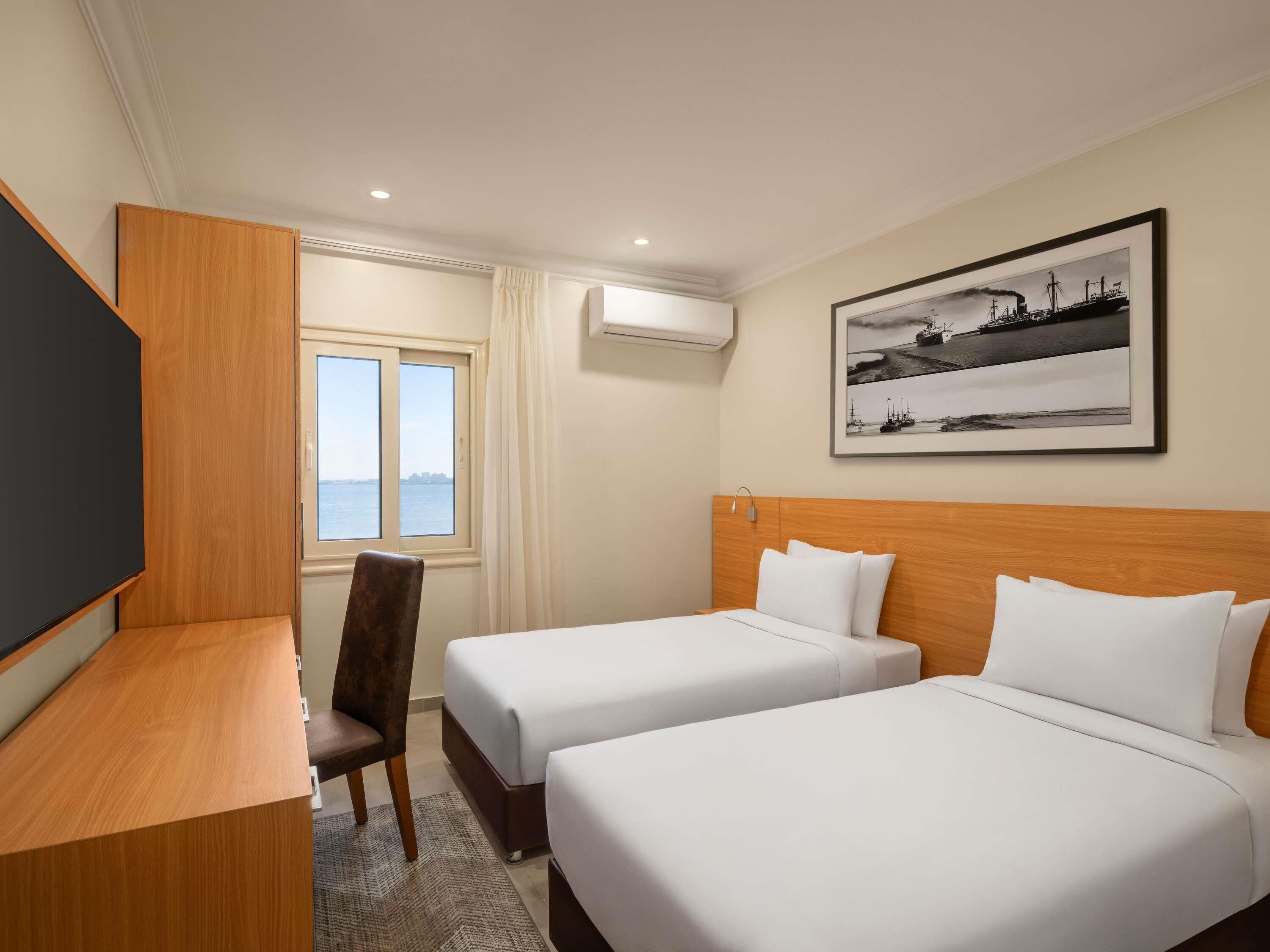 Minibar, coffres-forts dans les chambres, décoration personnalisée