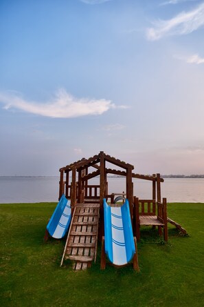 Außen-Kinderspielplatz