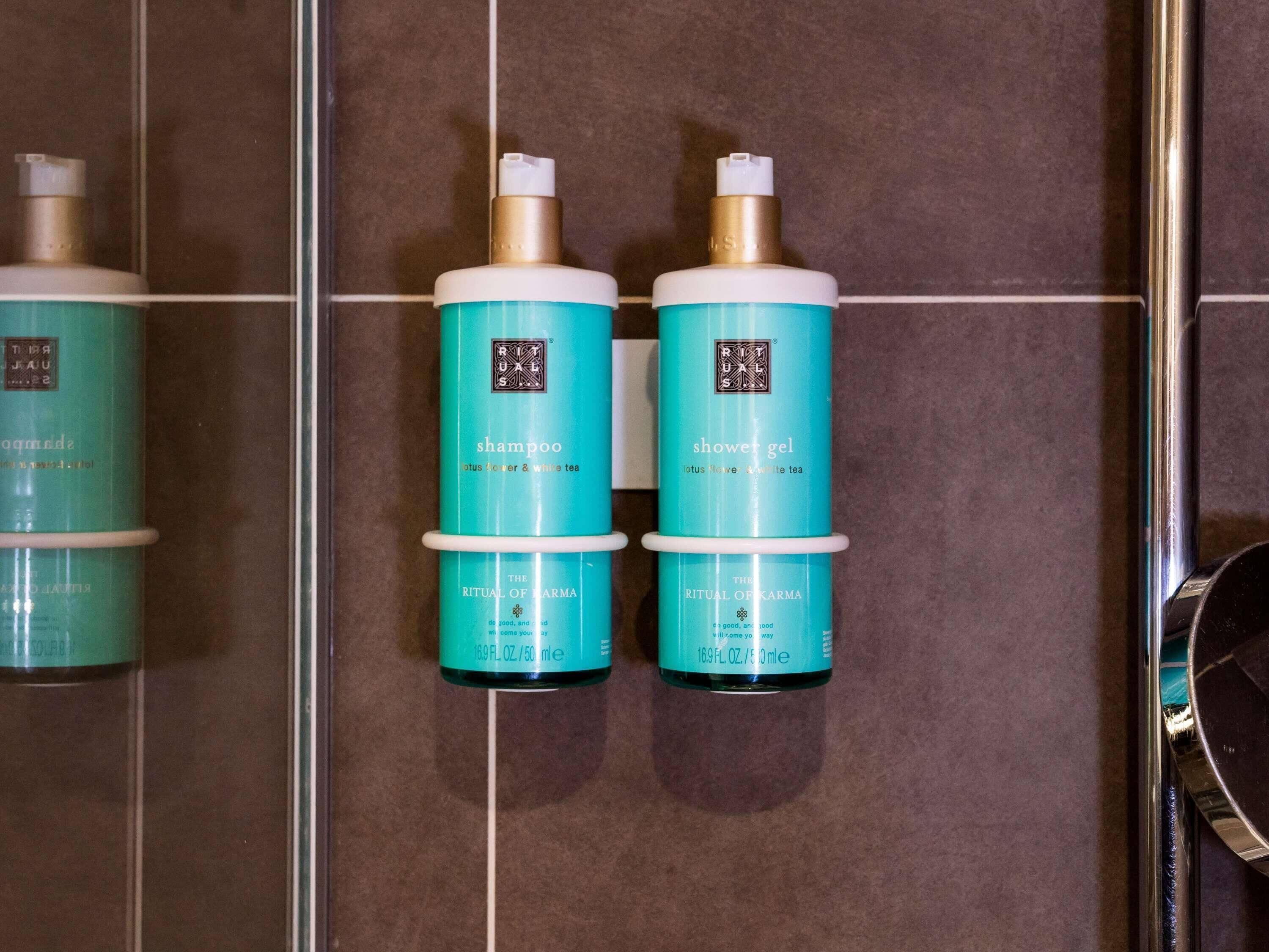 premium bedding, in-room safe, desk, laptop workspace