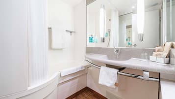 Executive Room, 1 Double Bed with Sofa bed | In-room safe, desk, laptop workspace, soundproofing