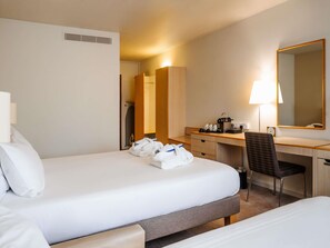 Executive Room, 1 Double Bed with Sofa bed | In-room safe, desk, laptop workspace, soundproofing
