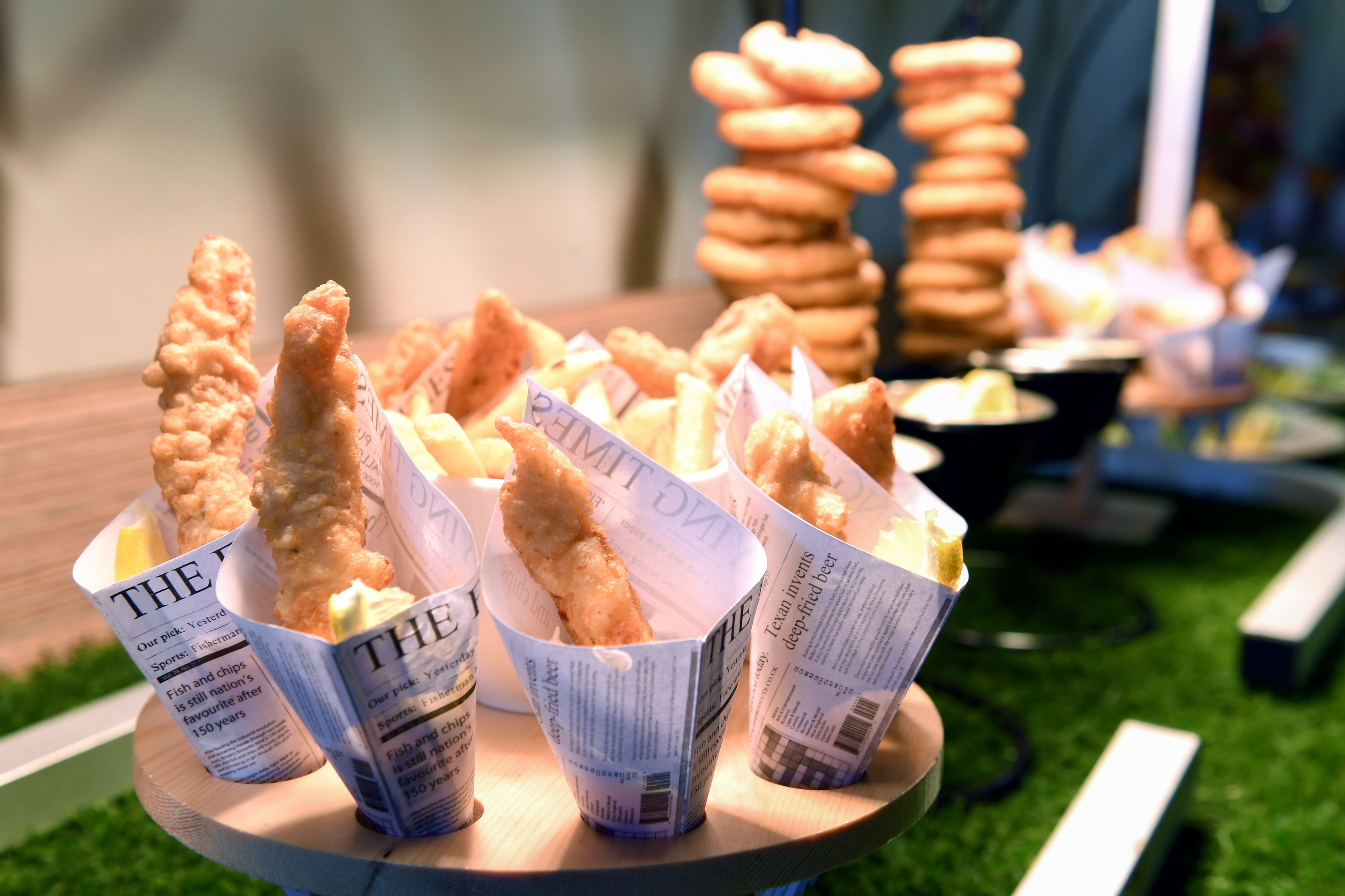 breakfast, lunch, dinner served; international cuisine