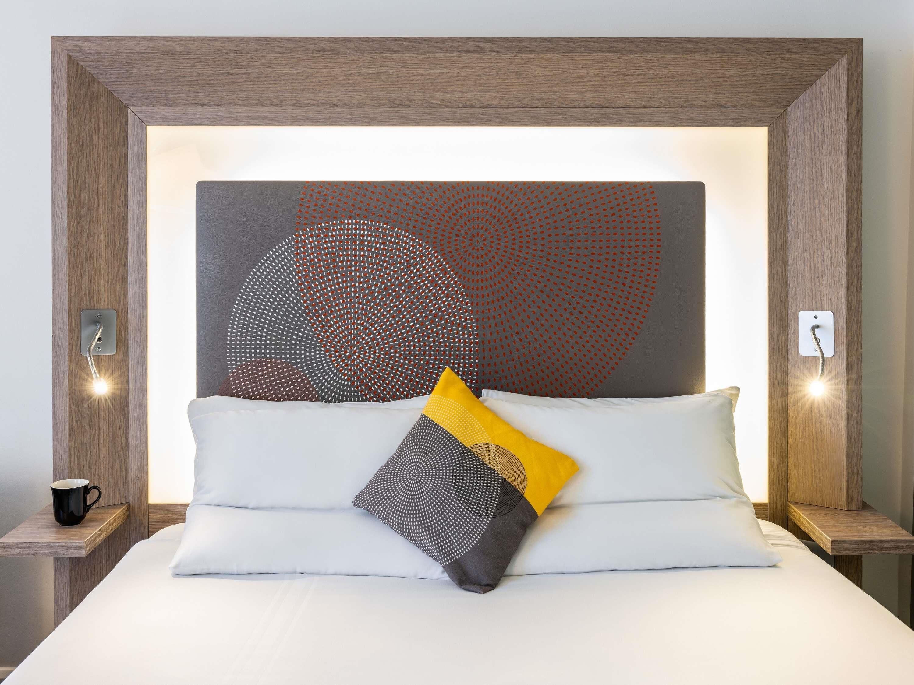 Executive Room, 1 Queen Bed with Sofa bed | Hypo-allergenic bedding, memory foam beds, in-room safe, desk