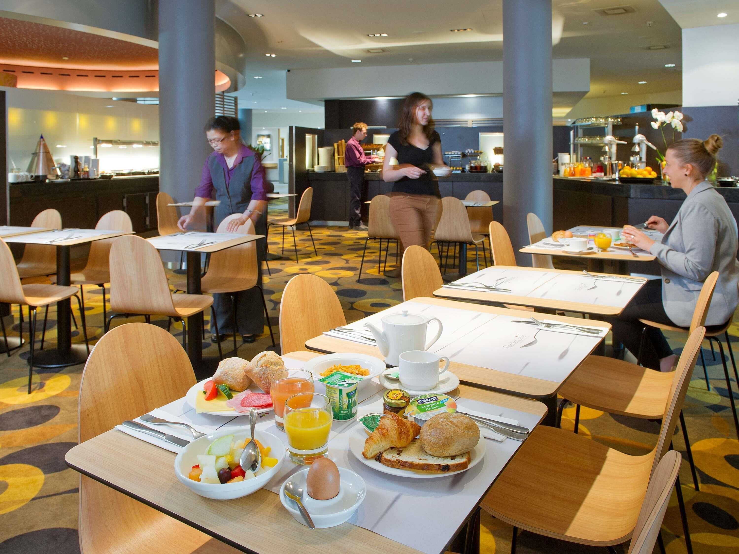 Daily buffet breakfast for a fee