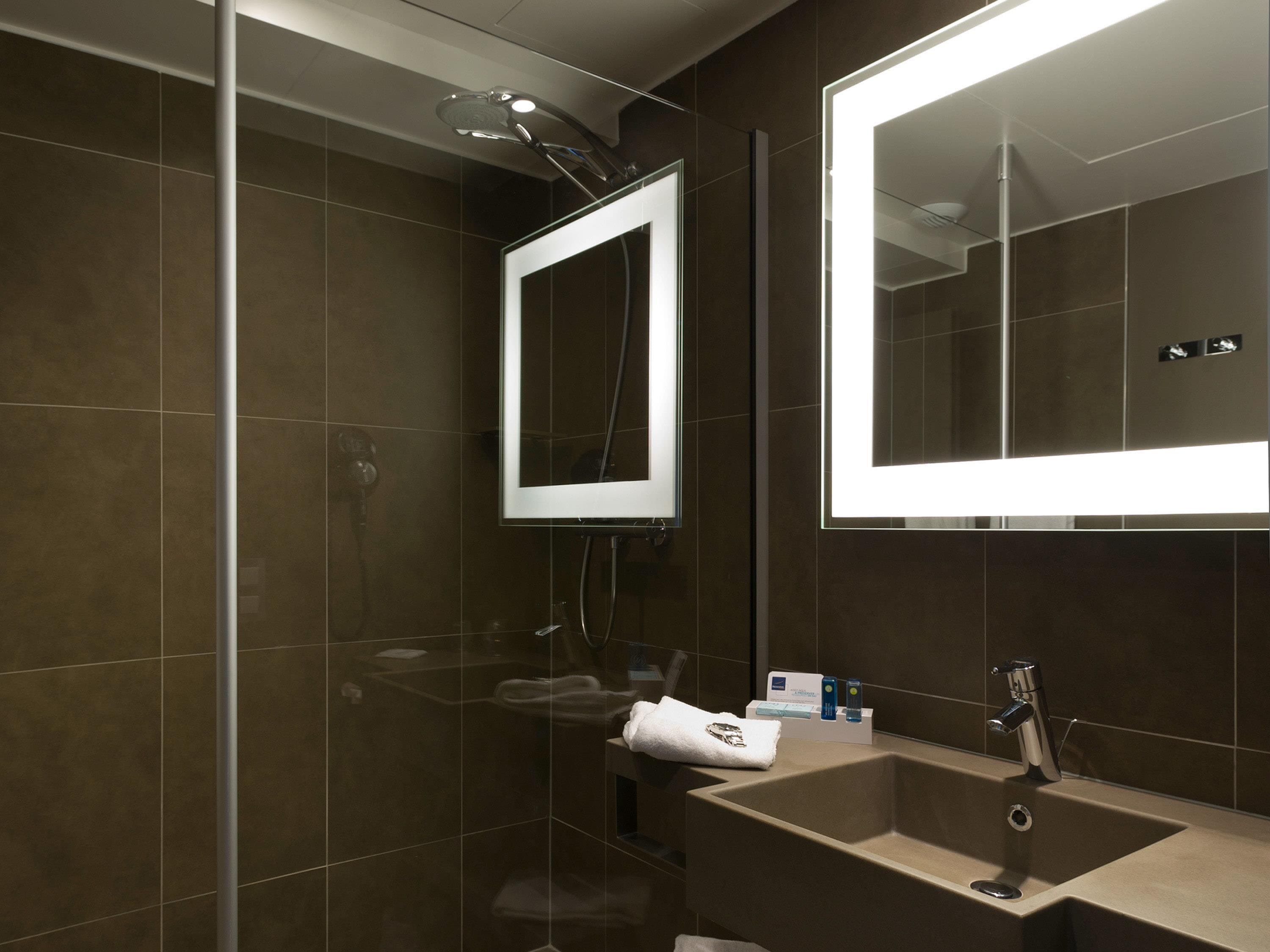 minibar, in-room safe, desk, blackout curtains