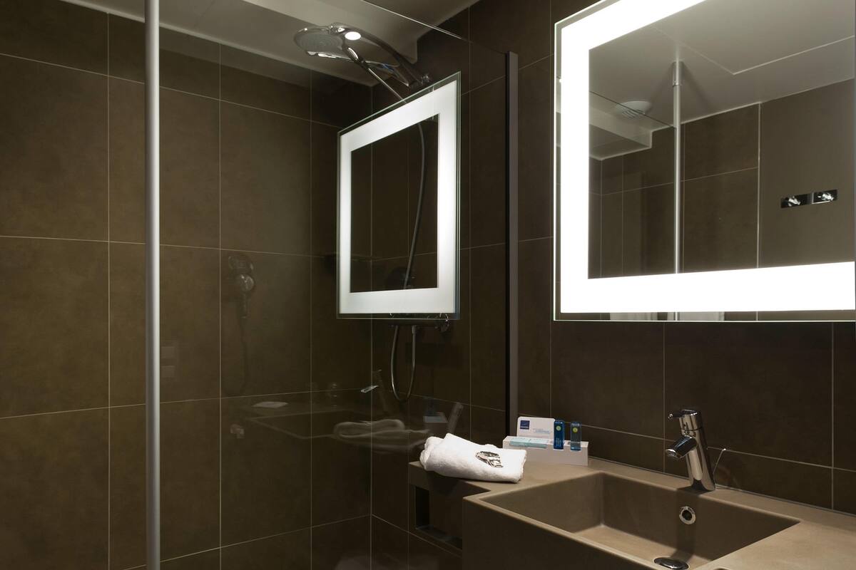 minibar, in-room safe, desk, blackout curtains