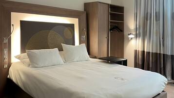 Superior Room, 1 Double Bed, Accessible | Minibar, in-room safe, desk, blackout drapes