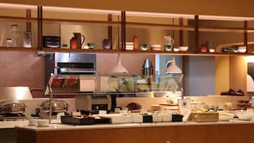 Breakfast, lunch, dinner served; international cuisine