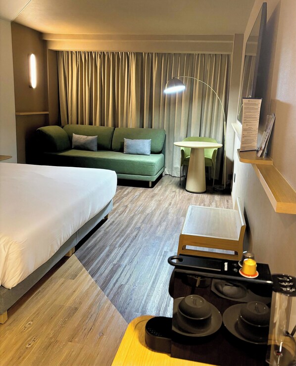 Superior Room, 1 King Bed