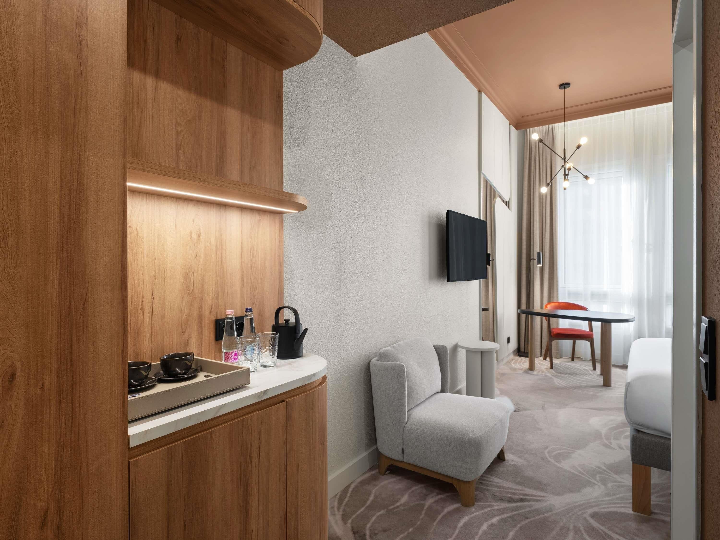 superior room, 1 double bed with sofa bed | hypo-allergenic bedding, minibar, in-room safe, desk