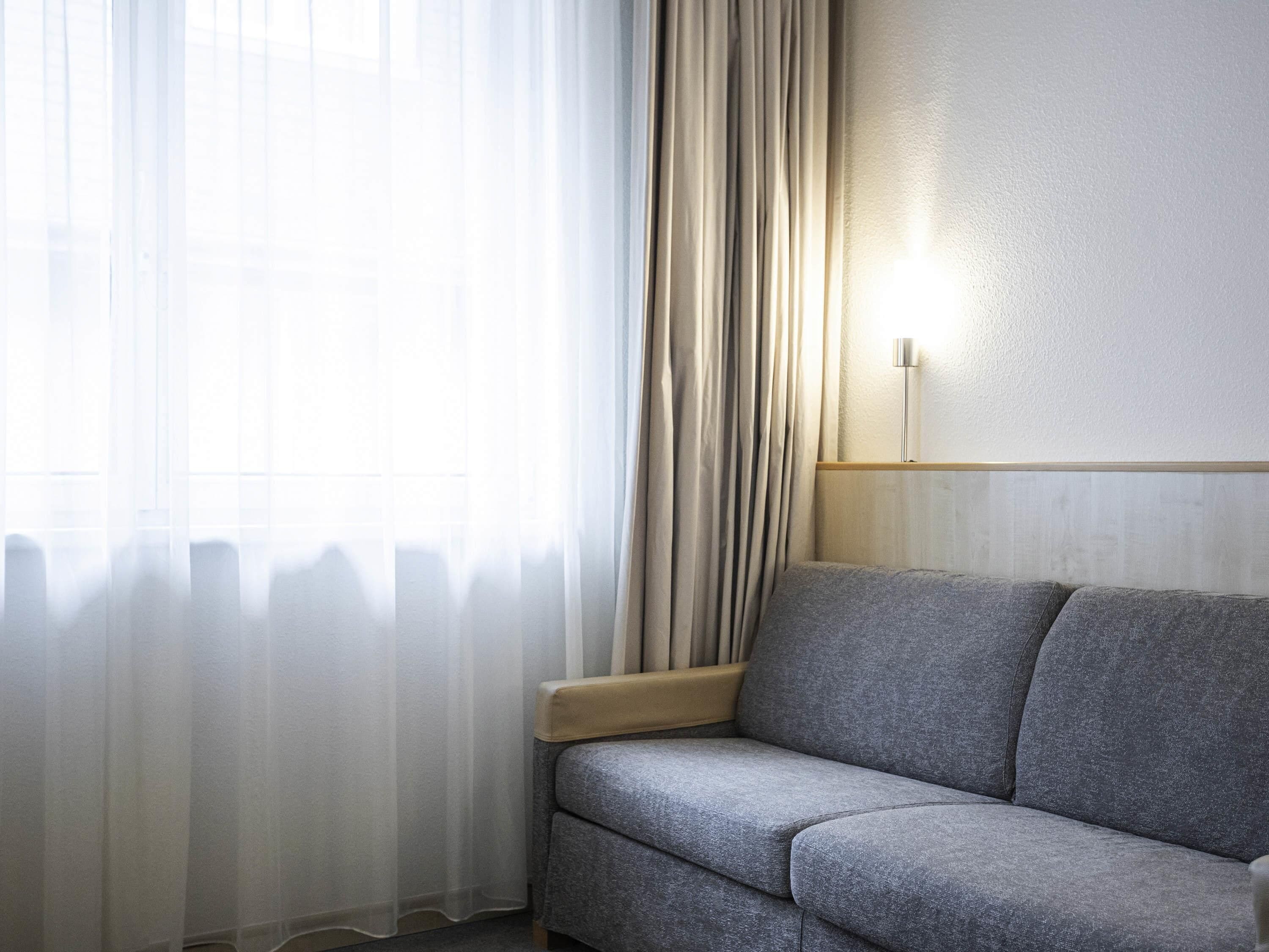 hypo-allergenic bedding, minibar, in-room safe, desk