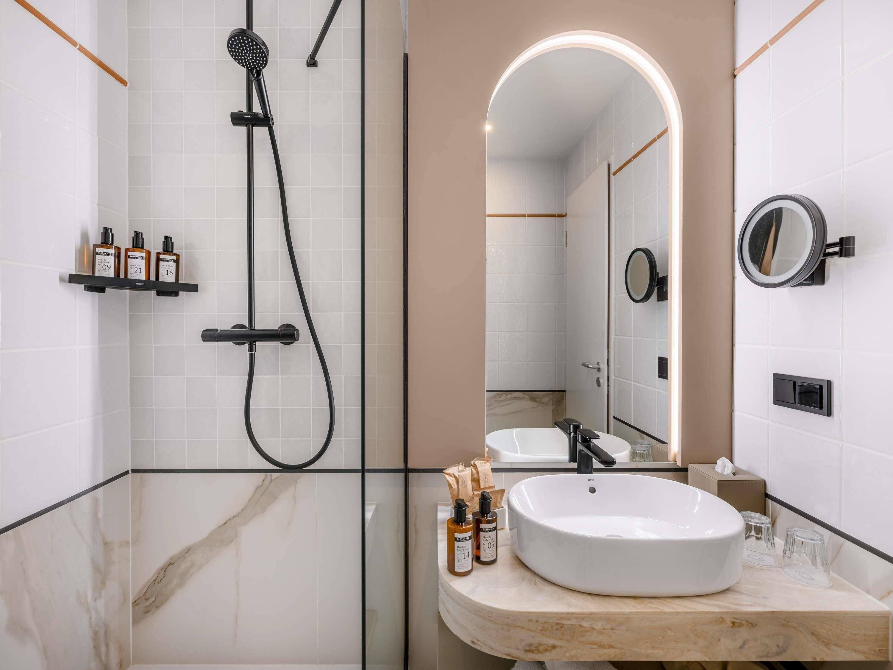 hypo-allergenic bedding, minibar, in-room safe, desk