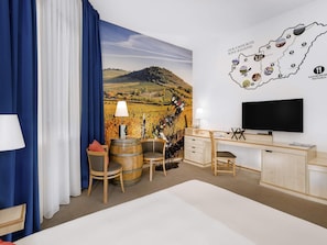 Hypo-allergenic bedding, minibar, in-room safe, desk