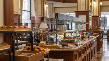 Daily full breakfast (HUF 7750 per person)