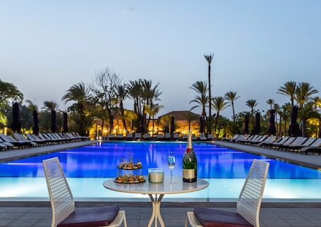 2 outdoor pools, pool umbrellas, sun loungers