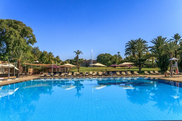 2 outdoor pools, pool umbrellas, sun loungers