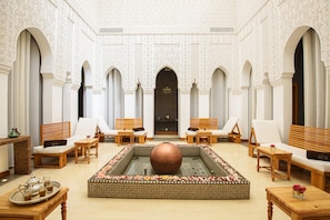 Couples treatment room(s), hot tub, steam room, Turkish bath/hammam